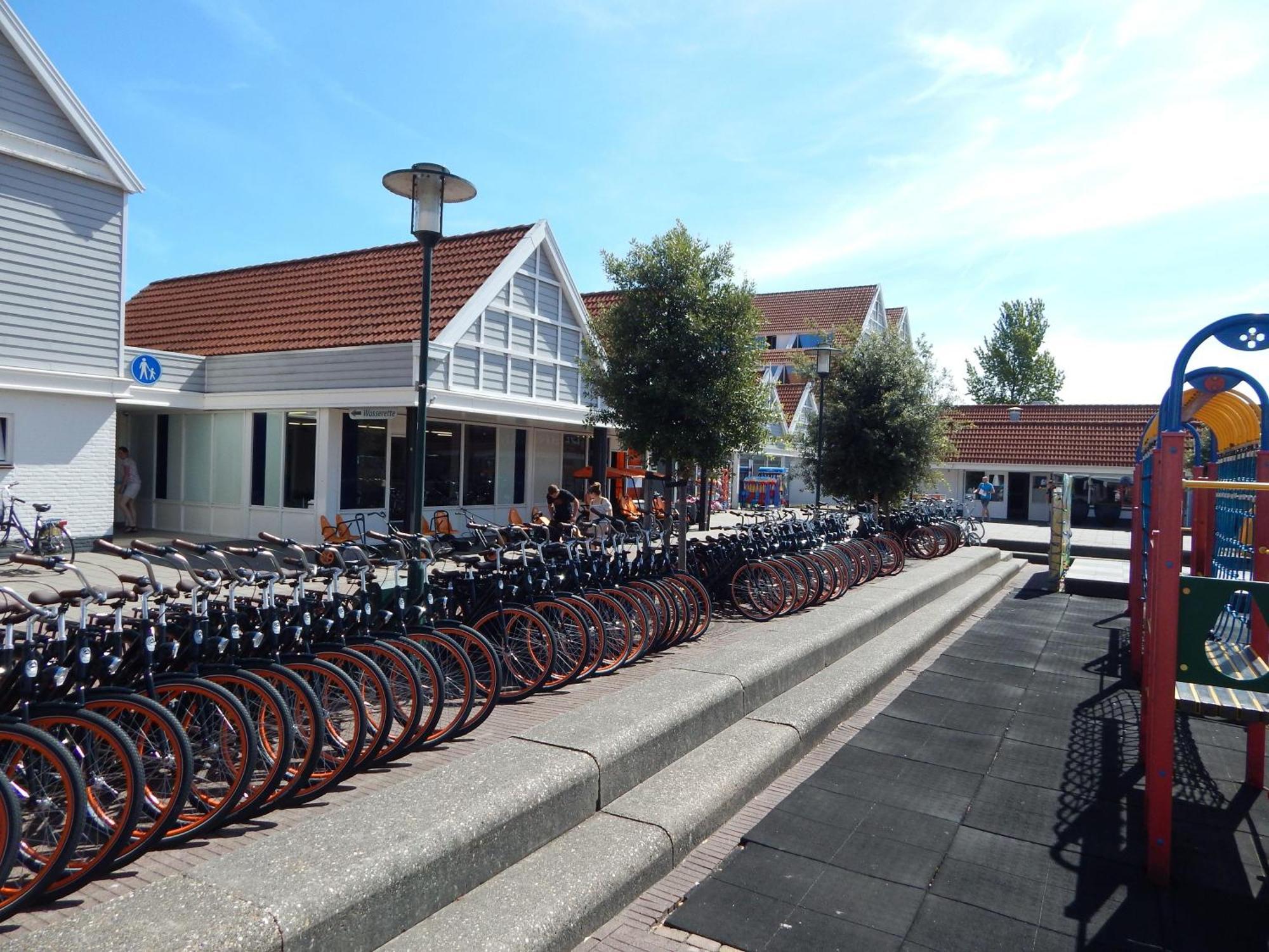 Wunderschoenes-Freistehendes-Ferienhaus-An-Der-See-Sauna-Strand-Yachthafen-Wlan Bruinisse Buitenkant foto